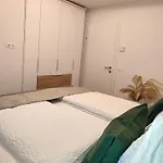 Modern Mountain - Free Parking & Sauna Апартаменты *