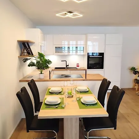 Modern Mountain - Free Parking & Sauna Apartamento *