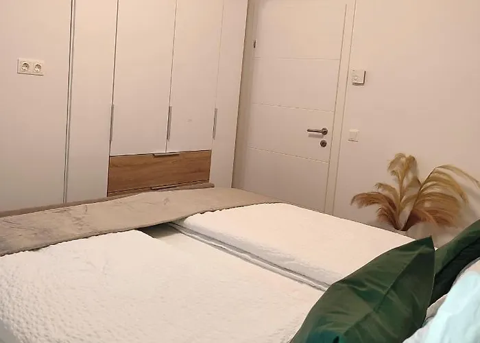 Modern Mountain - Free Parking & Sauna Apartman *
